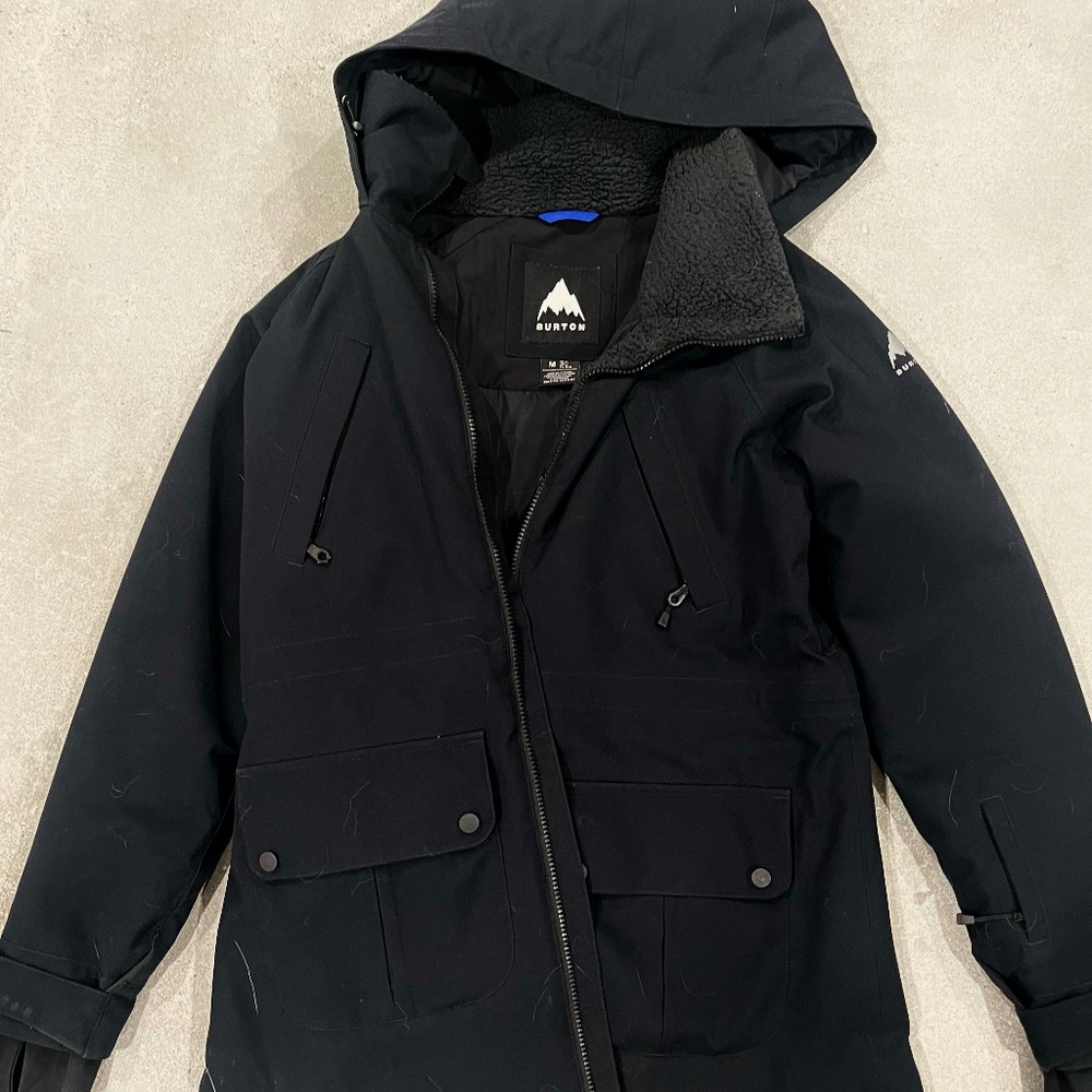 Burton snow jacket woman's medium